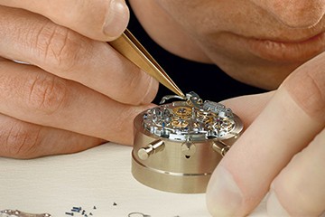 上海江诗丹顿手表售后清洗保养